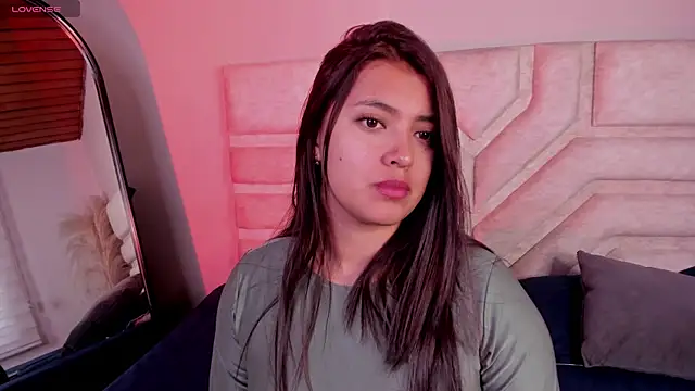 Snapshot of Rebeca_Williams_ chatting on December 5, 2025, 1:21 pm Rebeca Williams online show from December 5, 2025, 1:21 pm