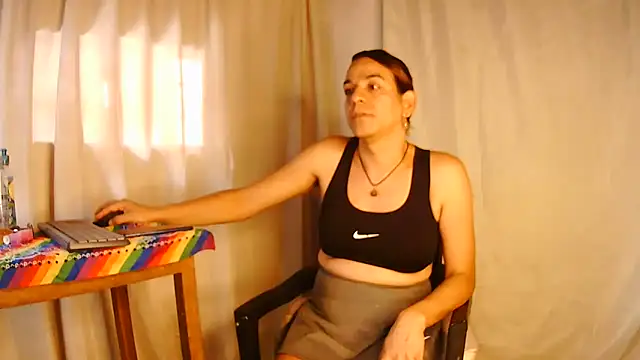 Snapshot of Oh_Tique chatting on February 12, 2025, 5:58 pm Oh Tique online show from February 12, 2025, 5:58 pm