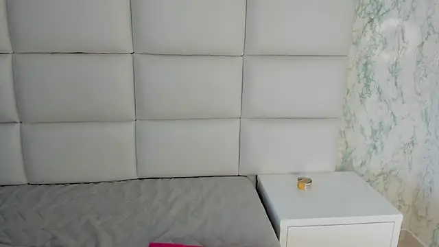 Snapshot of MIA__SAENZ chatting on February 27, 2025, 3:05 pm MIA SAENZ online show from February 27, 2025, 3:05 pm