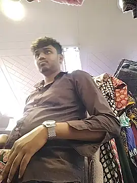 Snapshot of heartless__95 chatting on February 4, 2026, 6:52 am heartless 95 online show from February 4, 2026, 6:52 am