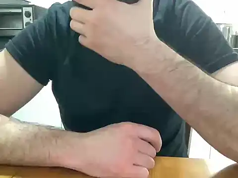 Snapshot of hommesexy17 chatting on March 6, 2026, 9:21 pm hommesexy17 online show from March 6, 2026, 9:21 pm