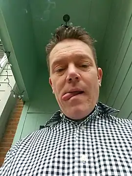 Snapshot of Bigtater1999 chatting on February 15, 2026, 7:13 pm Bigtater1999 online show from February 15, 2026, 7:13 pm