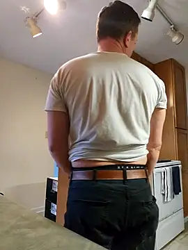 Snapshot of Bigtater1999 chatting on February 20, 2026, 10:44 pm Bigtater1999 online show from February 20, 2026, 10:44 pm