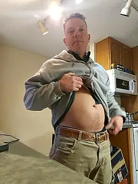 Snapshot of Bigtater1999 chatting on January 14, 2026, 10:02 pm Bigtater1999 online show from January 14, 2026, 10:02 pm