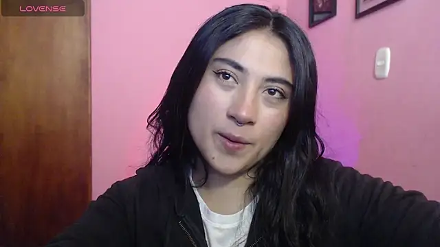 bunnyemilyrose36 online show from November 5, 2025, 2:20 pm