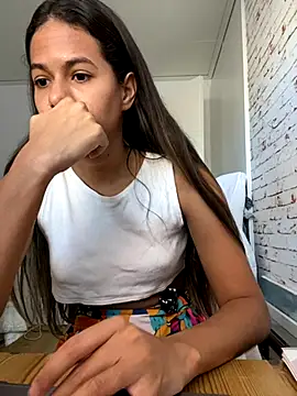 Snapshot of Gaby_pinheirO chatting on October 16, 2025, 8:44 am Gaby pinheirO online show from October 16, 2025, 8:44 am