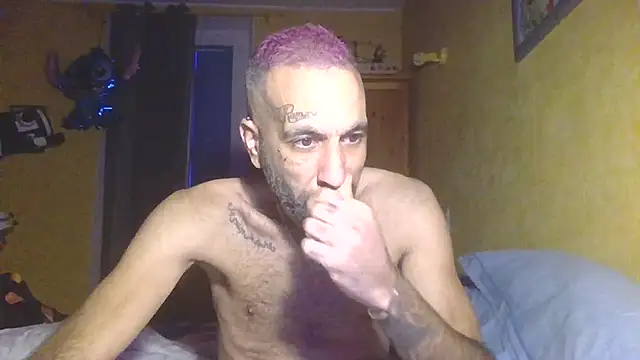 Snapshot of arrow13680 chatting on November 29, 2025, 3:45 pm arrow13680 online show from November 29, 2025, 3:45 pm