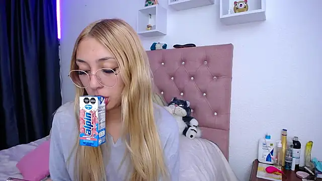 Soffy-brooks online show from October 12, 2025, 5:20 am