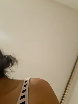 Snapshot of Alma_00 chatting on July 10, 2026, 11:49 pm Alma 00 online show from July 10, 2026, 11:49 pm