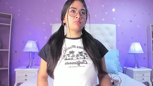 scarlette 15  online show from February 12, 2026, 3:17 am