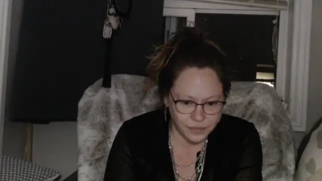 MissyLovexxx online show from November 1, 2025, 11:42 pm