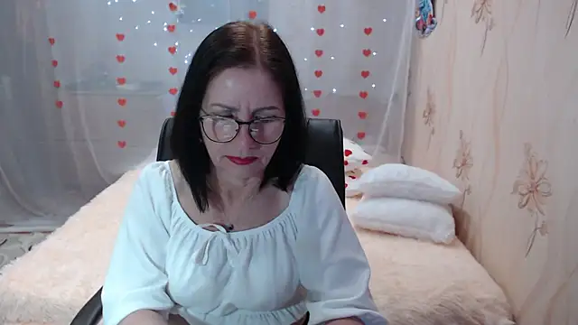 Snapshot of OlgaHottie chatting on March 6, 2025, 9:14 am OlgaHottie online show from March 6, 2025, 9:14 am