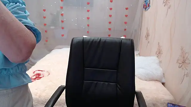 Snapshot of OlgaHottie chatting on March 10, 2025, 9:01 am OlgaHottie online show from March 10, 2025, 9:01 am
