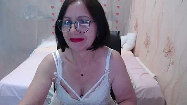 Snapshot of OlgaHottie chatting on October 2, 2025, 11:08 pm OlgaHottie online show from October 2, 2025, 11:08 pm