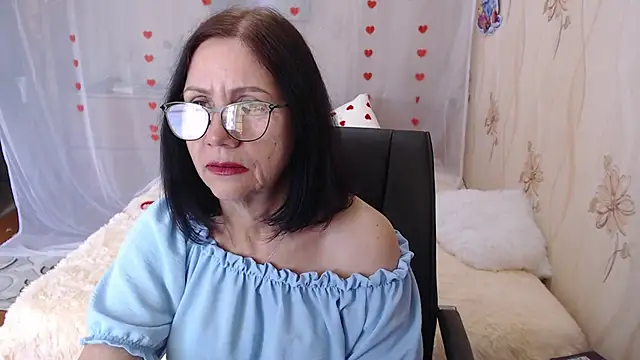 Snapshot of OlgaHottie chatting on March 10, 2025, 5:33 am OlgaHottie online show from March 10, 2025, 5:33 am