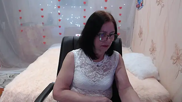 Snapshot of OlgaHottie chatting on March 11, 2025, 8:52 am OlgaHottie online show from March 11, 2025, 8:52 am