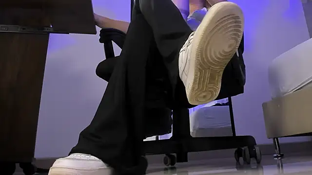 alma fenix online show from January 13, 2026, 7:29 pm