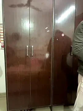 Snapshot of John_desihunk chatting on December 19, 2025, 5:37 pm John desihunk online show from December 19, 2025, 5:37 pm