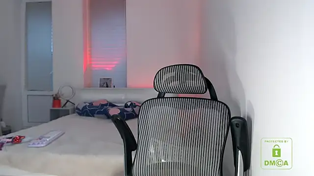 Snapshot of cute_and_hot chatting on November 9, 2025, 1:04 pm cute and hot online show from November 9, 2025, 1:04 pm