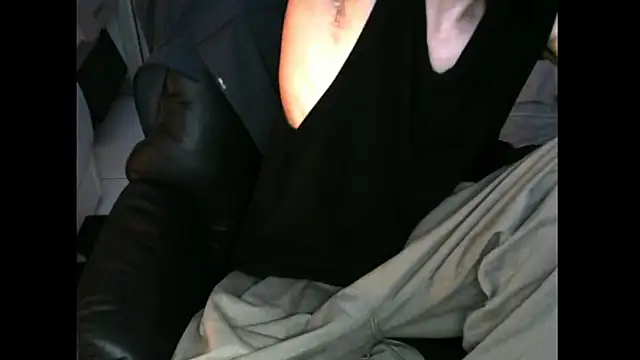 Snapshot of Ray175oo chatting on November 25, 2025, 6:19 pm Ray175oo online show from November 25, 2025, 6:19 pm