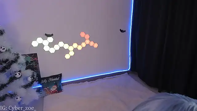 cyberzoe online show from November 29, 2025, 1:44 pm