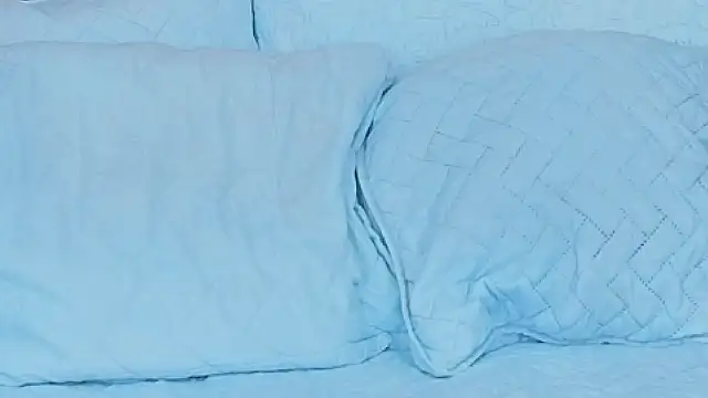 hotlatinateacher online show from October 27, 2025, 7:15 pm