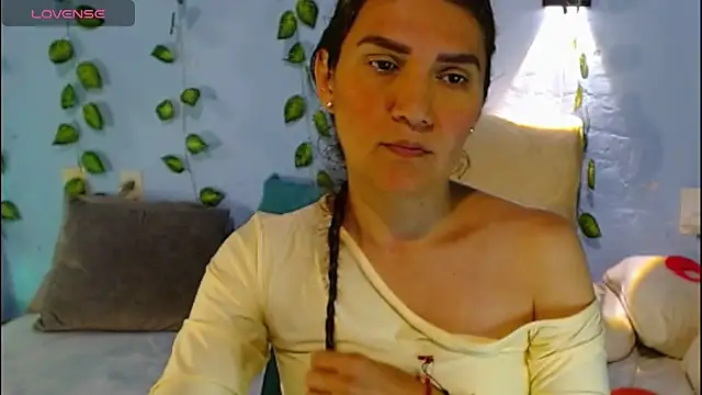 venus swet  online show from April 26, 2026, 12:52 am