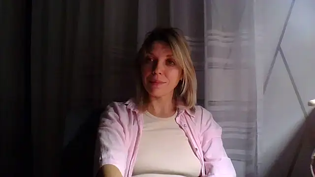Snapshot of VelvetLove287 chatting on February 20, 2025, 7:52 pm VelvetLove287 online show from February 20, 2025, 7:52 pm