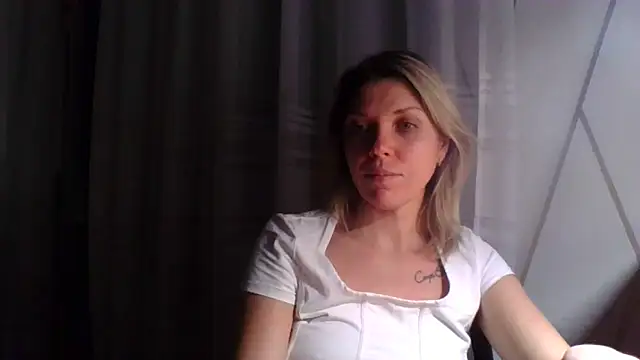 Snapshot of VelvetLove287 chatting on February 10, 2025, 7:28 pm VelvetLove287 online show from February 10, 2025, 7:28 pm