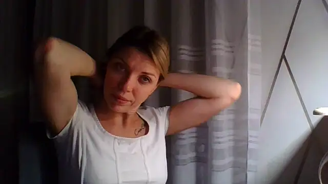 Snapshot of VelvetLove287 chatting on March 22, 2025, 7:42 pm VelvetLove287 online show from March 22, 2025, 7:42 pm