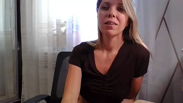 Snapshot of VelvetLove287 chatting on May 28, 2026, 6:32 am VelvetLove287 online show from May 28, 2026, 6:32 am
