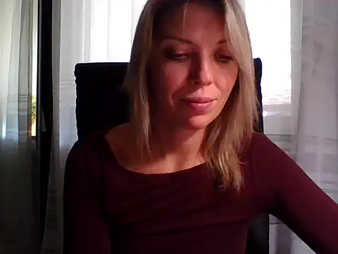 Snapshot of VelvetLove287 chatting on October 1, 2025, 9:03 am VelvetLove287 online show from October 1, 2025, 9:03 am