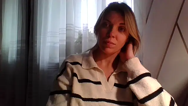 Snapshot of VelvetLove287 chatting on March 2, 2025, 11:41 am VelvetLove287 online show from March 2, 2025, 11:41 am