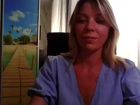 Snapshot of VelvetLove287 chatting on September 21, 2025, 1:38 pm VelvetLove287 online show from September 21, 2025, 1:38 pm