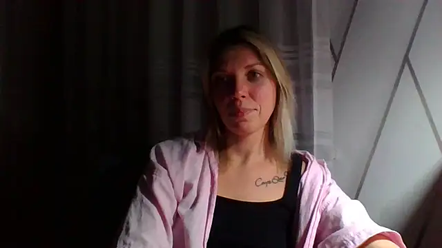 Snapshot of VelvetLove287 chatting on February 21, 2025, 4:48 pm VelvetLove287 online show from February 21, 2025, 4:48 pm