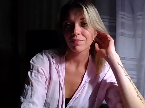 Snapshot of VelvetLove287 chatting on September 15, 2025, 7:03 pm VelvetLove287 online show from September 15, 2025, 7:03 pm