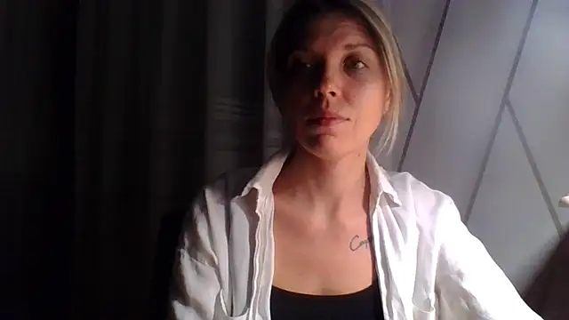 Snapshot of VelvetLove287 chatting on February 12, 2025, 7:13 pm VelvetLove287 online show from February 12, 2025, 7:13 pm