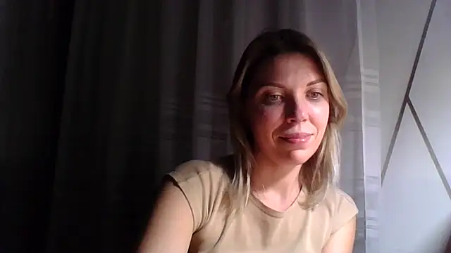 Snapshot of VelvetLove287 chatting on March 3, 2025, 7:28 pm VelvetLove287 online show from March 3, 2025, 7:28 pm