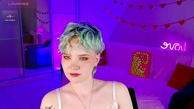 Snapshot of School_Love chatting on March 16, 2025, 4:12 pm School Love online show from March 16, 2025, 4:12 pm