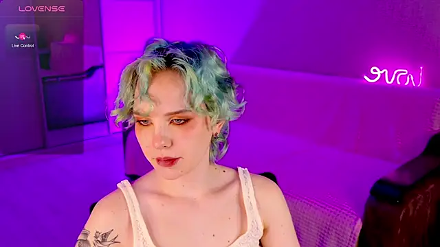 Snapshot of School_Love chatting on March 10, 2025, 4:14 pm School Love online show from March 10, 2025, 4:14 pm