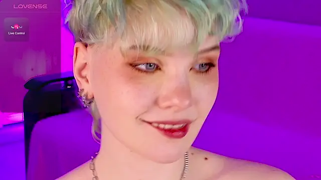 Snapshot of School_Love chatting on March 12, 2025, 4:13 pm School Love online show from March 12, 2025, 4:13 pm