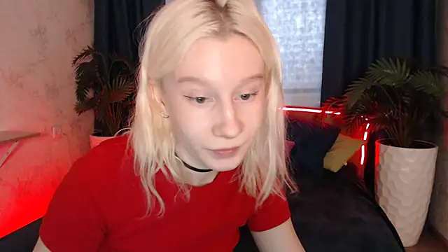 Snapshot of EnigmaSee chatting on April 23, 2026, 9:27 am EnigmaSee online show from April 23, 2026, 9:27 am