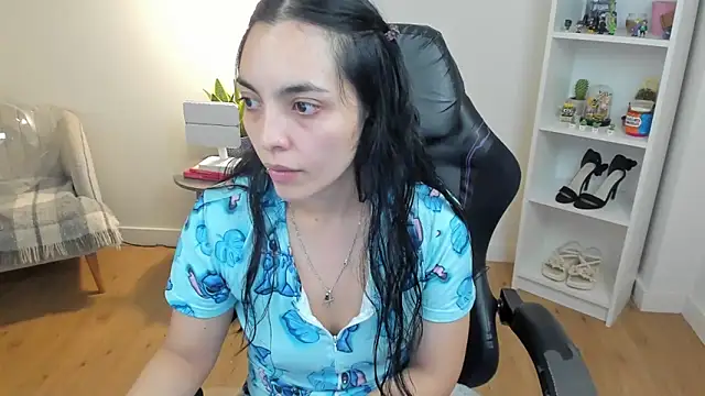  BellaEvans  online show from April 30, 2026, 11:39 am