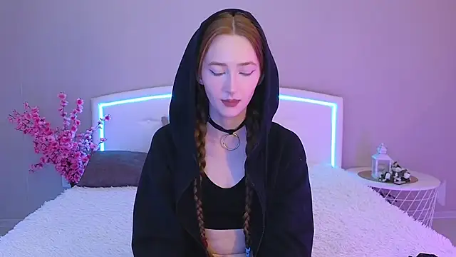 MichaDenver online show from October 19, 2025, 11:18 pm