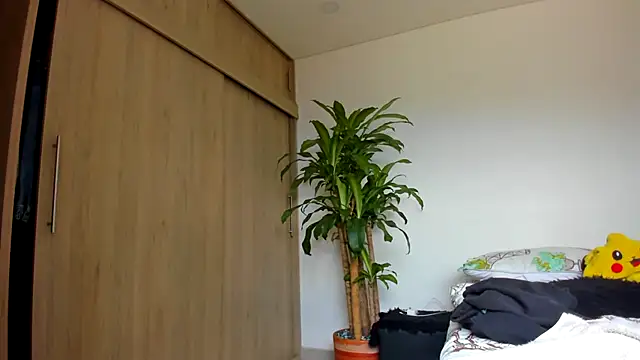 Snapshot of aldrinwhite chatting on March 18, 2026, 5:58 pm aldrinwhite online show from March 18, 2026, 5:58 pm