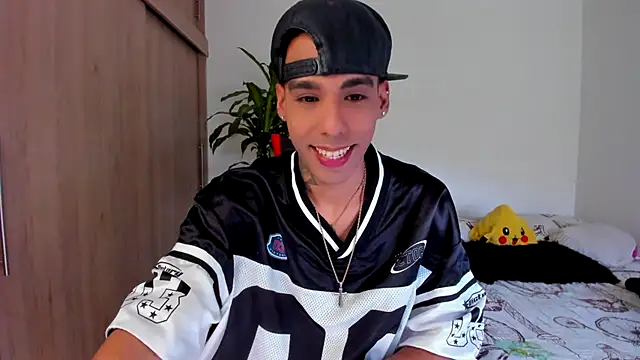 Snapshot of aldrinwhite chatting on March 16, 2026, 5:37 pm aldrinwhite online show from March 16, 2026, 5:37 pm