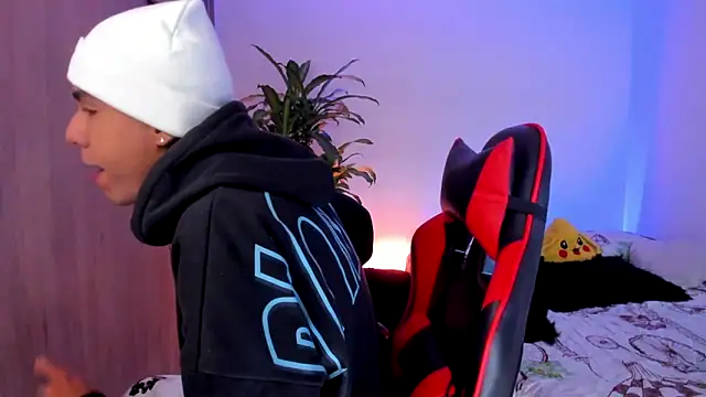 Snapshot of aldrinwhite chatting on March 15, 2026, 2:13 pm aldrinwhite online show from March 15, 2026, 2:13 pm