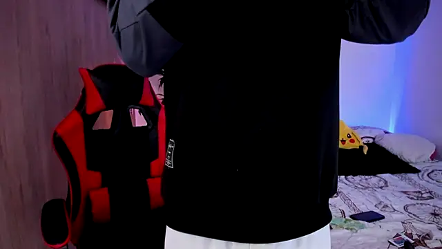 Snapshot of aldrinwhite chatting on March 17, 2026, 6:00 pm aldrinwhite online show from March 17, 2026, 6:00 pm