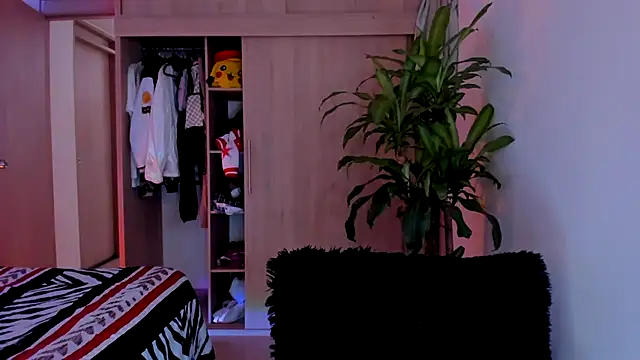 aldrinwhite online show from December 19, 2025, 3:47 pm