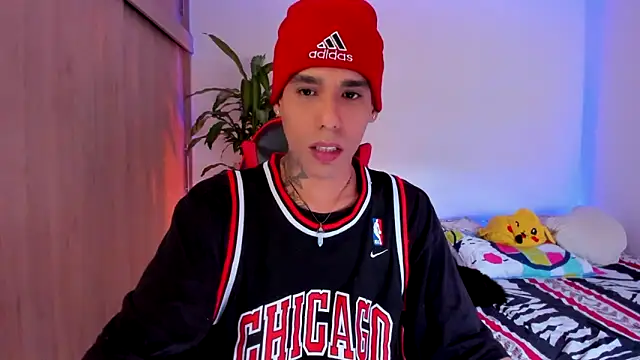 Snapshot of aldrinwhite chatting on April 1, 2026, 6:16 pm aldrinwhite online show from April 1, 2026, 6:16 pm